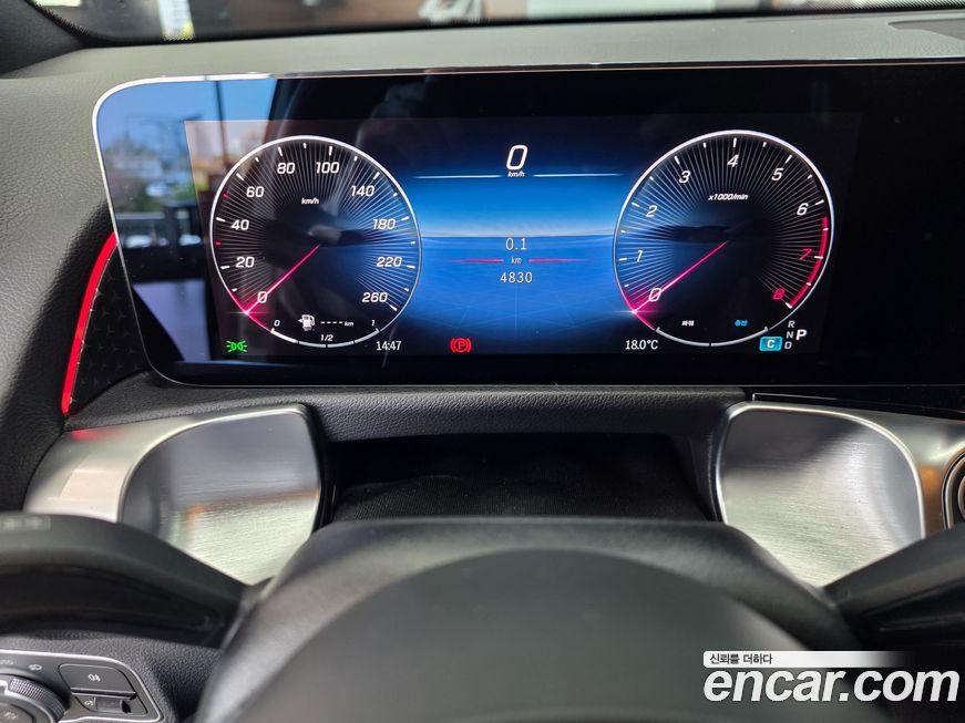 Mercedes-Benz GLB-Class 2025