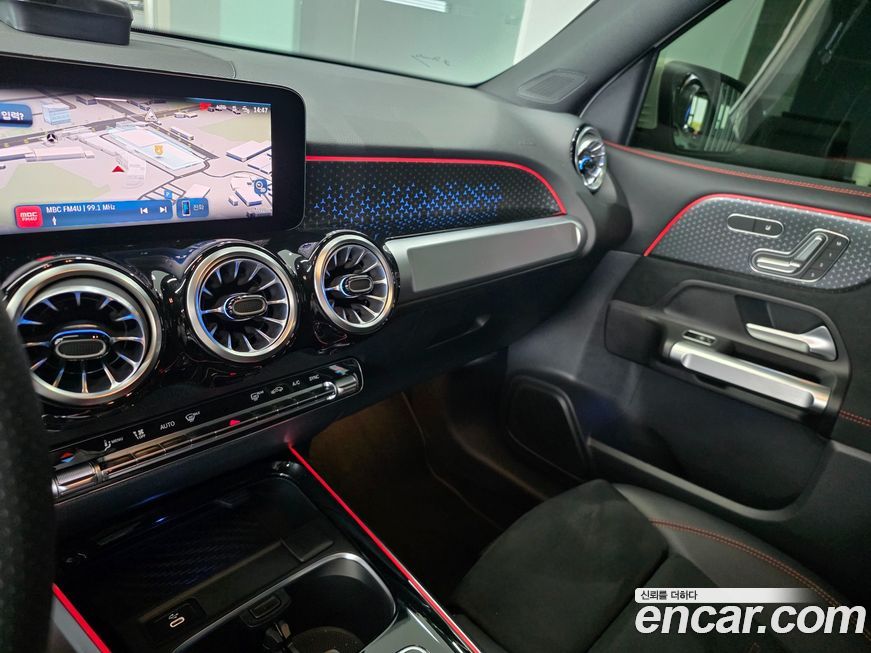 Mercedes-Benz GLB-Class 2025