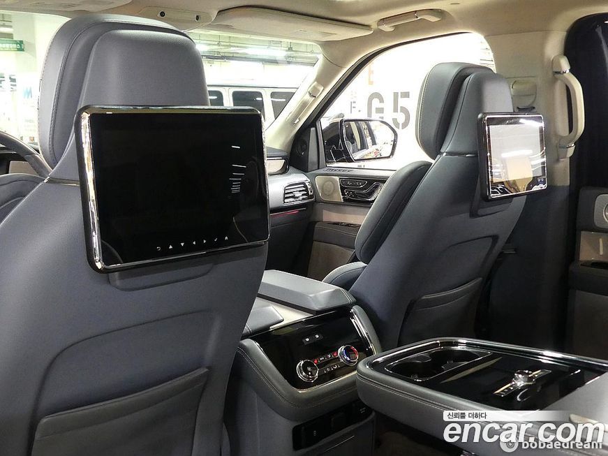 Lincoln Navigator 2021