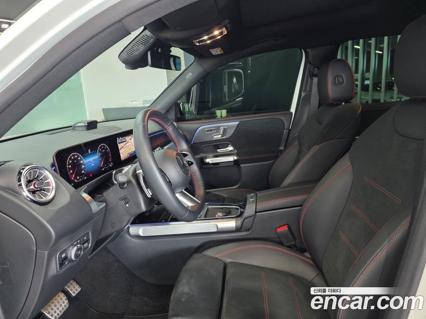 Mercedes-Benz GLB-Class 2025