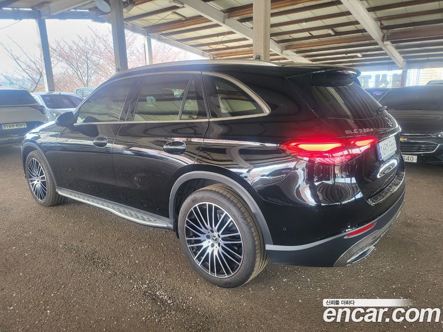 Mercedes-Benz GLC-Class 2023