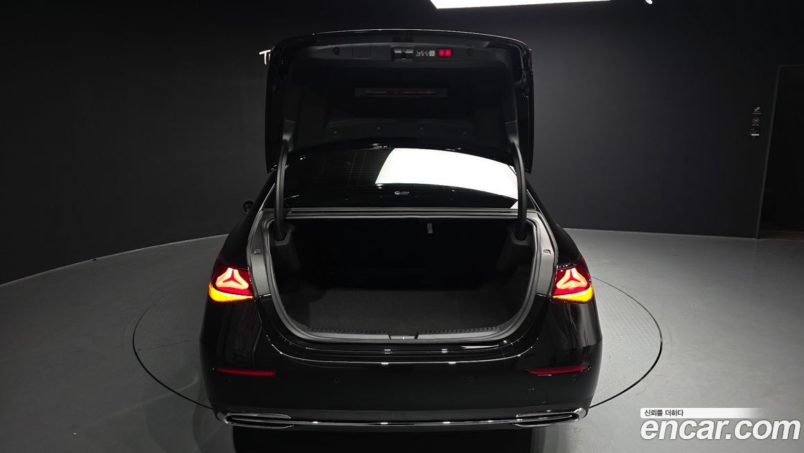 Mercedes-Benz E-Class 2025