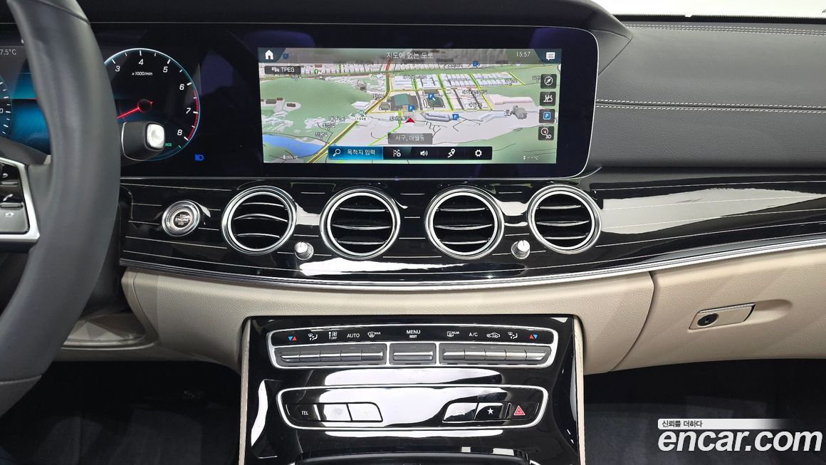 Mercedes-Benz E-Class 2023