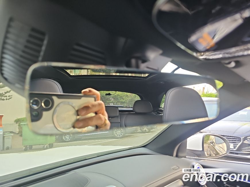 Mercedes-Benz GLC-Class 2025