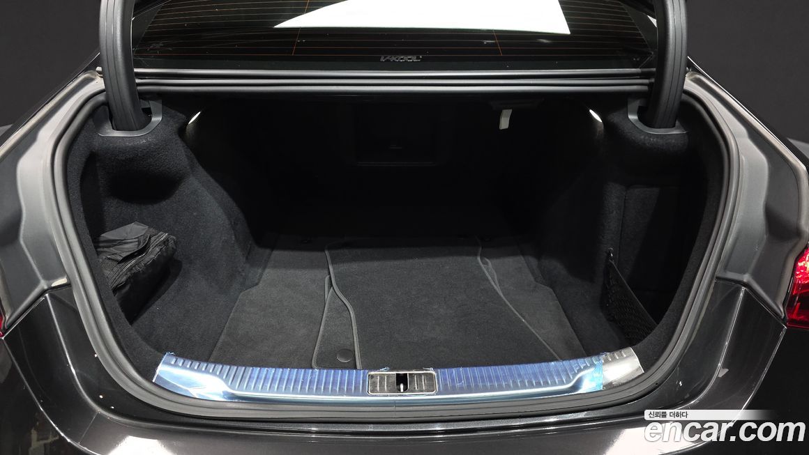 Mercedes-Benz S-Class 2022