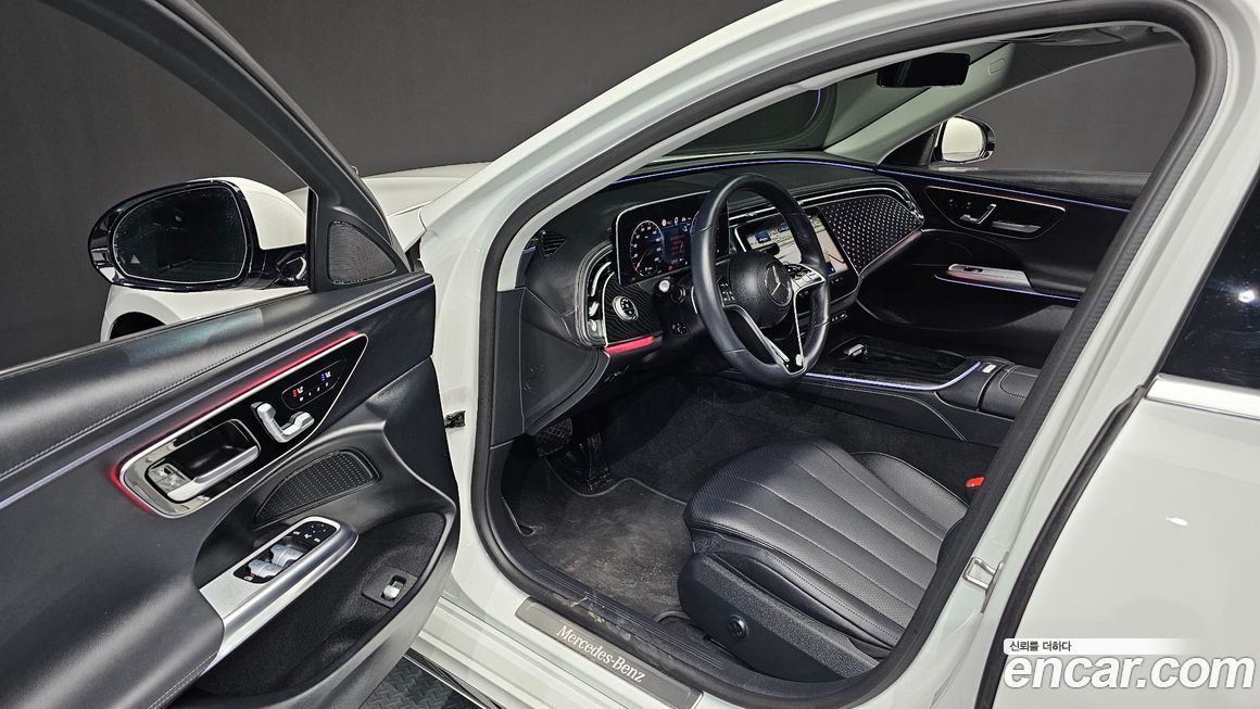 Mercedes-Benz E-Class 2024