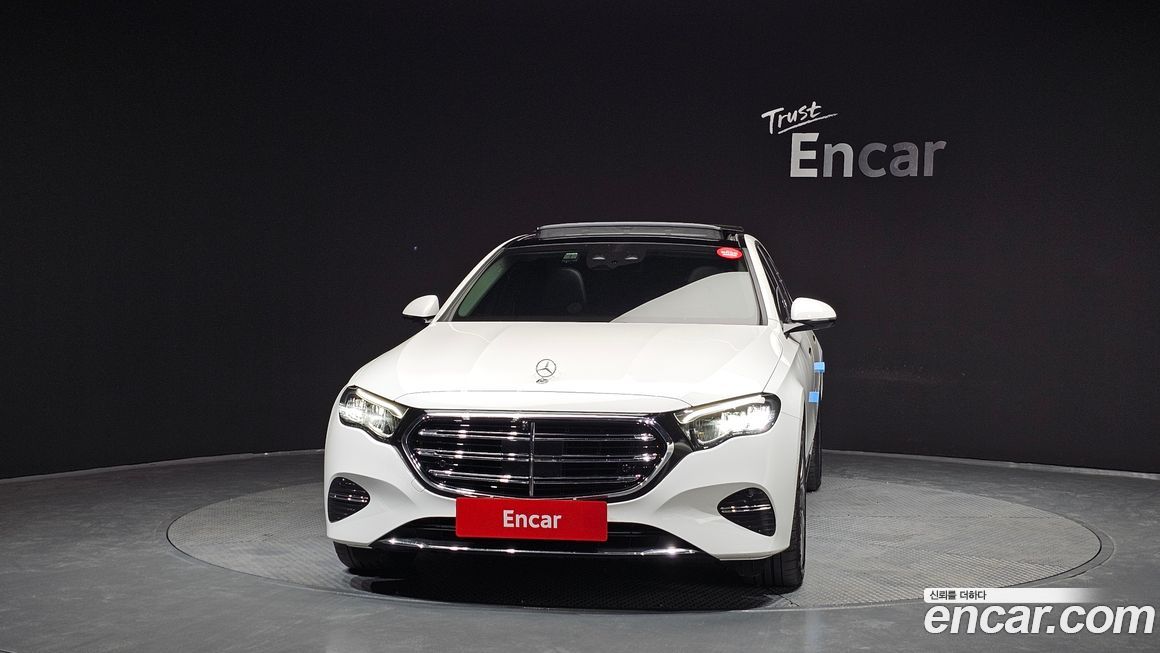 Mercedes-Benz E-Class 2024