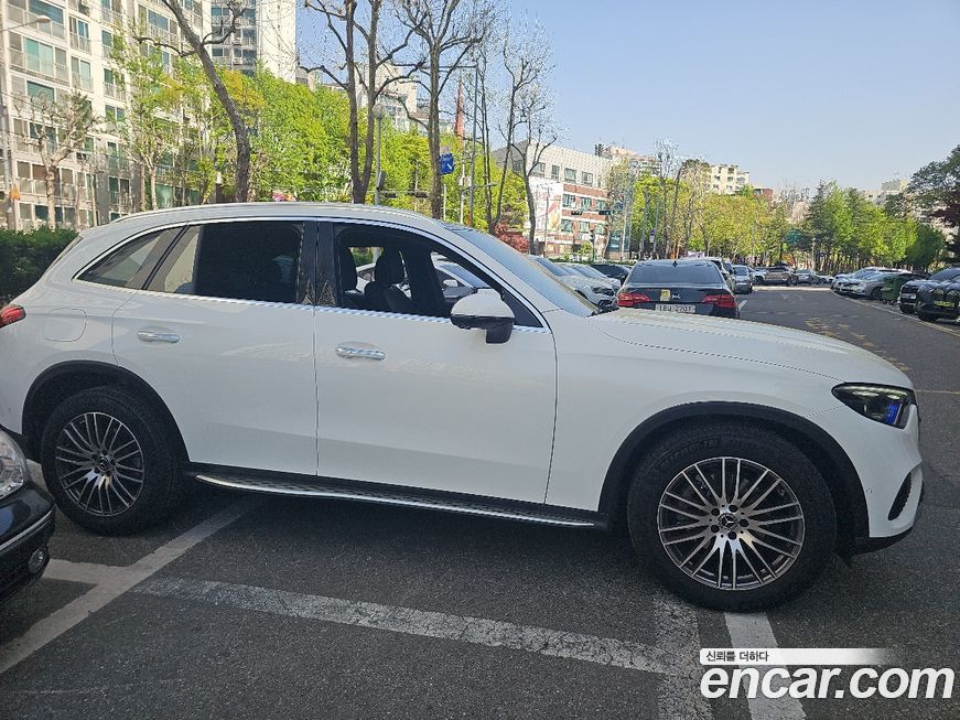 Mercedes-Benz GLC-Class 2025