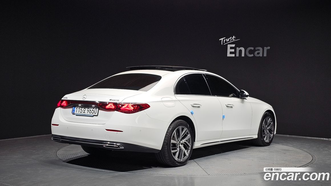 Mercedes-Benz E-Class 2024