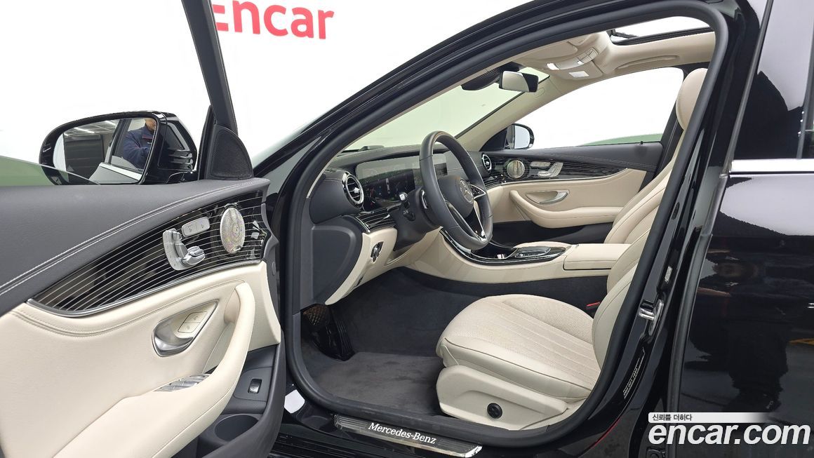 Mercedes-Benz E-Class 2023