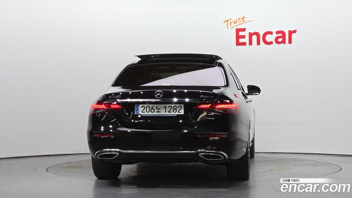 Mercedes-Benz E-Class 2023