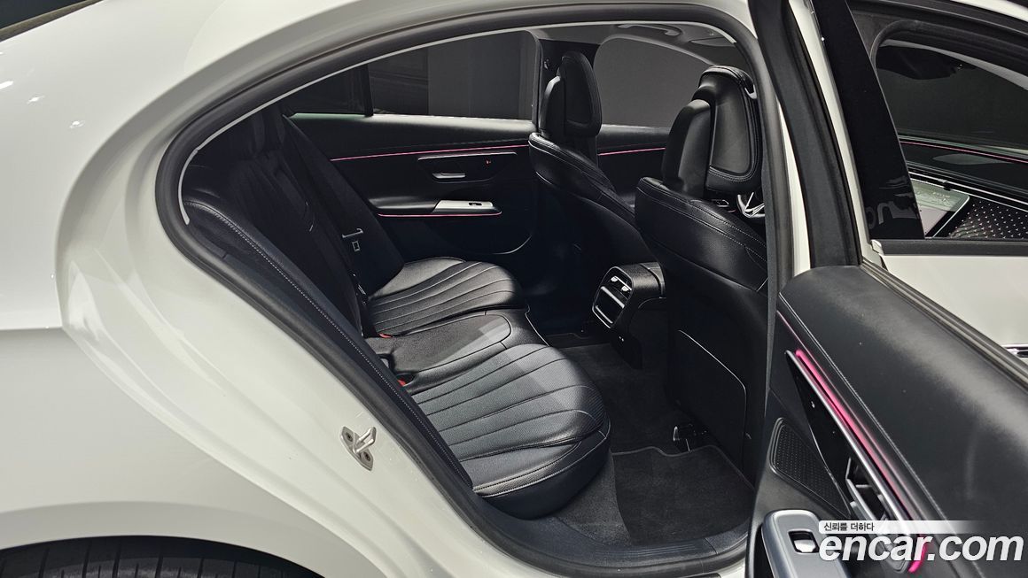 Mercedes-Benz E-Class 2024