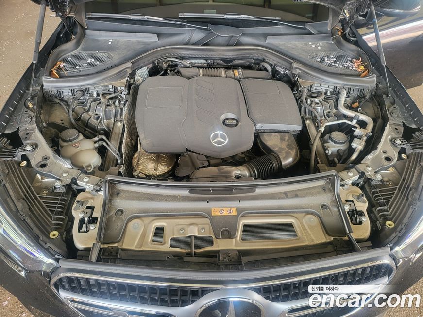 Mercedes-Benz GLC-Class 2023