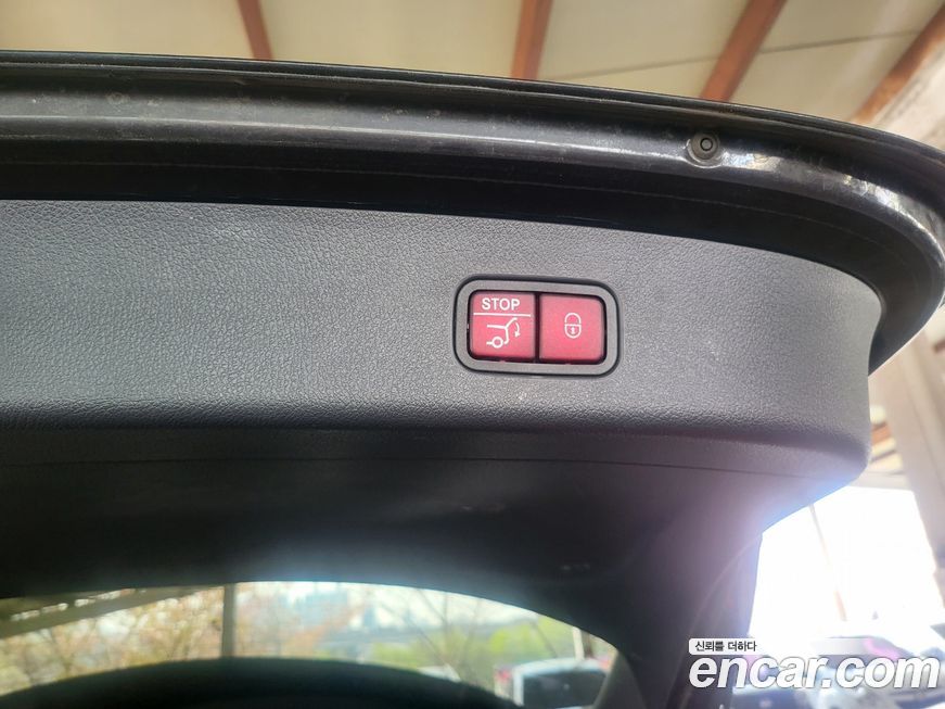 Mercedes-Benz GLC-Class 2023