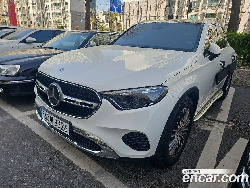 Mercedes-Benz GLC-Class 2025