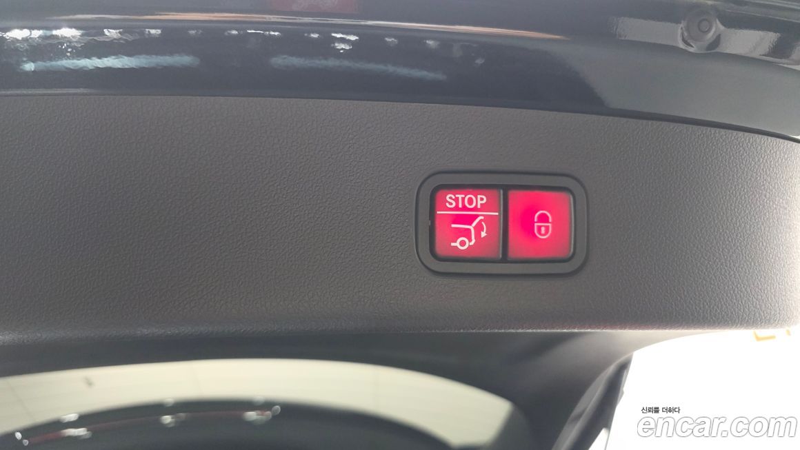 Mercedes-Benz GLC-Class 2023