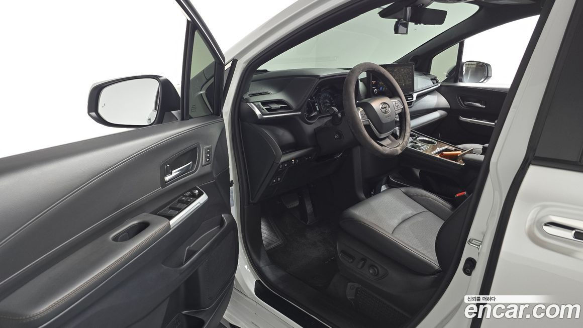 Toyota Sienna 2025