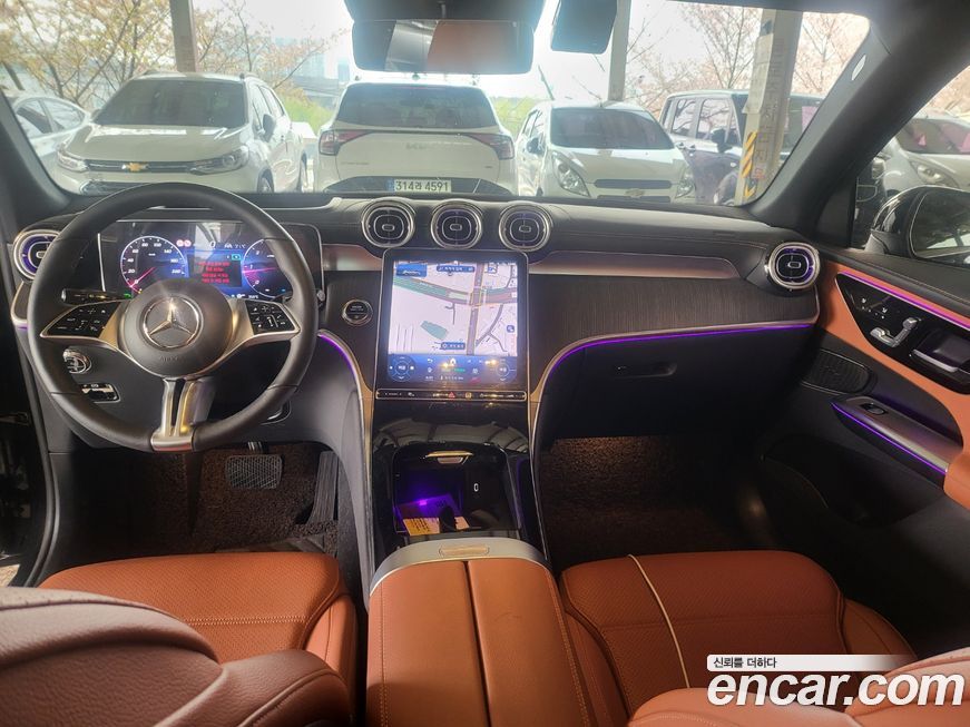 Mercedes-Benz GLC-Class 2023