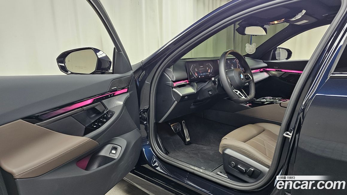 BMW 5-Series 2025