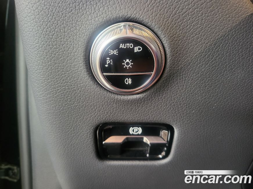 Mercedes-Benz GLC-Class 2023