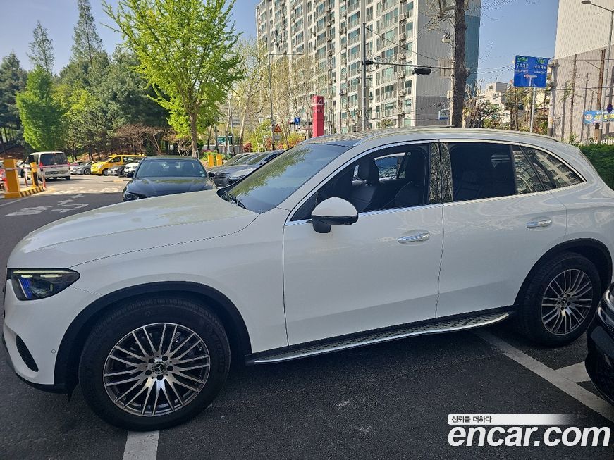 Mercedes-Benz GLC-Class 2025