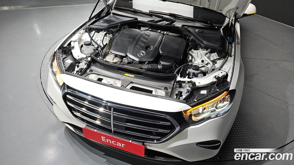 Mercedes-Benz E-Class 2024