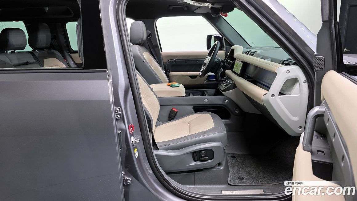 Land Rover Defender 2023