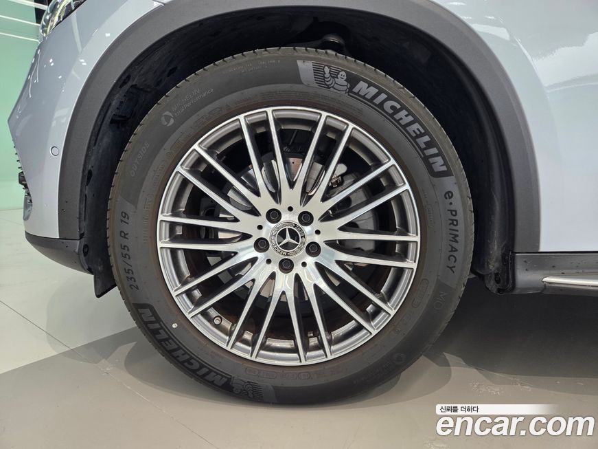 Mercedes-Benz GLC-Class 2025