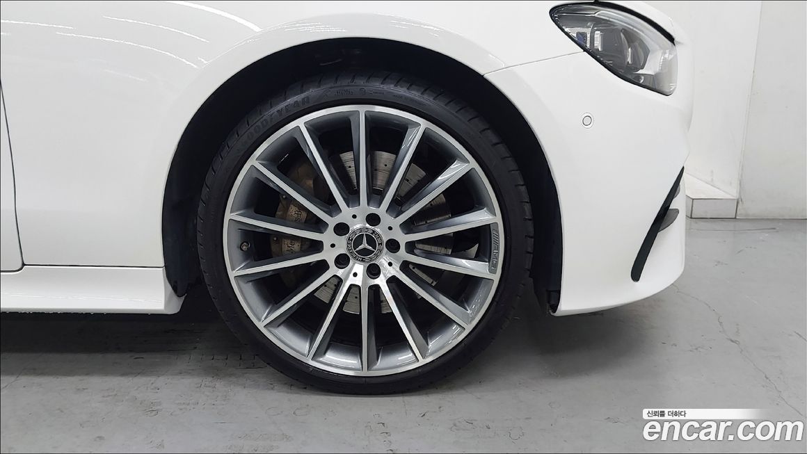 Mercedes-Benz E-Class 2023