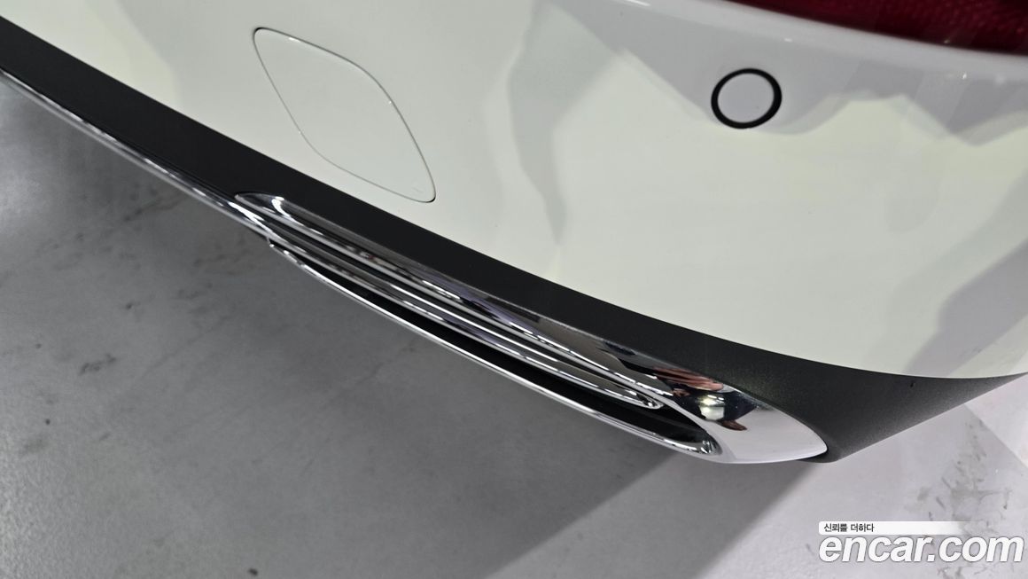 Mercedes-Benz E-Class 2025