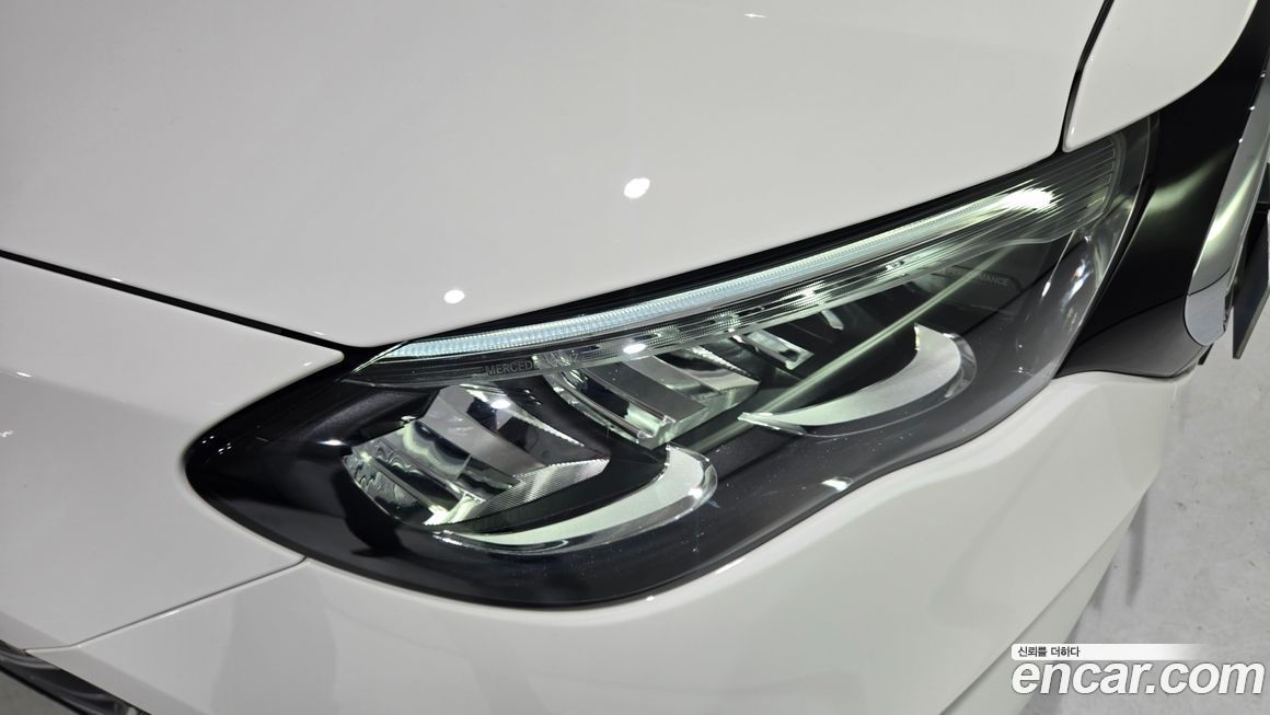 Mercedes-Benz E-Class 2025