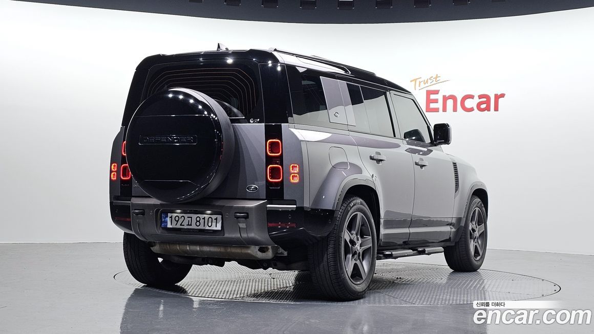 Land Rover Defender 2023