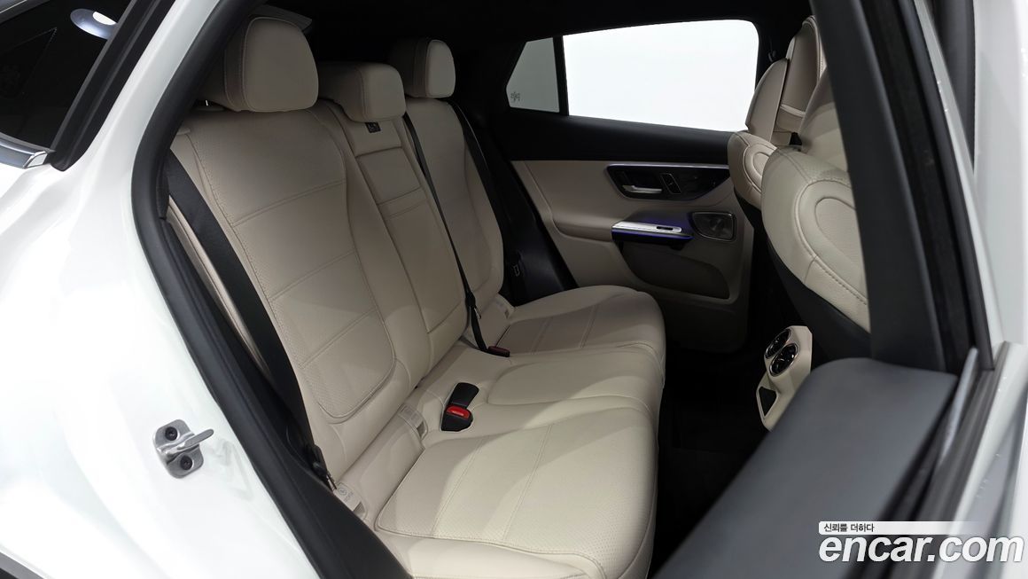 Mercedes-Benz GLC-Class 2025