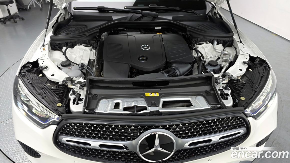 Mercedes-Benz GLC-Class 2025