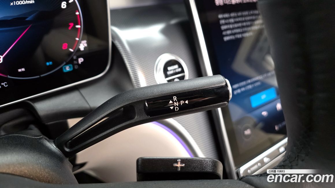 Mercedes-Benz GLC-Class 2025