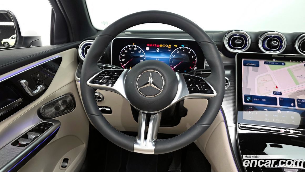 Mercedes-Benz GLC-Class 2025