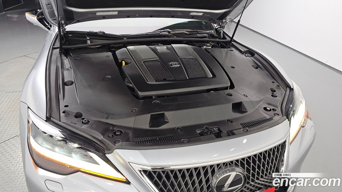 Lexus LS 2023