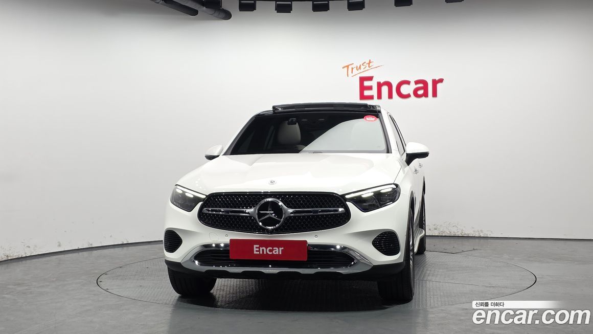 Mercedes-Benz GLC-Class 2025