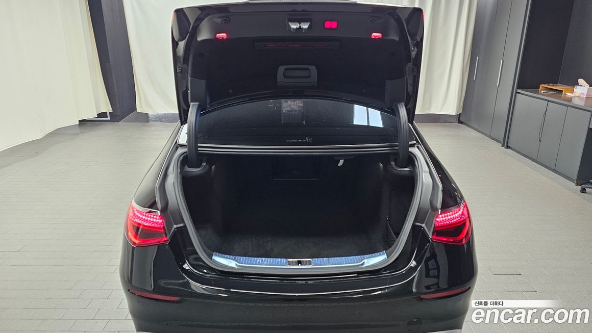 Mercedes-Benz S-Class 2021