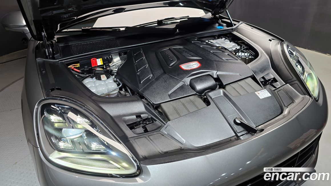 Porsche Cayenne 2021