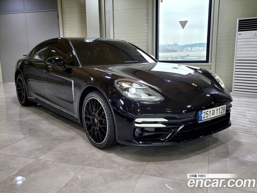 Porsche Panamera 2022