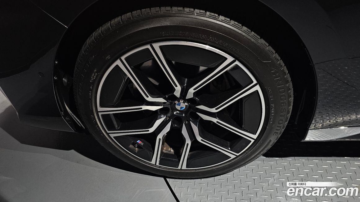 BMW 7-Series 2024