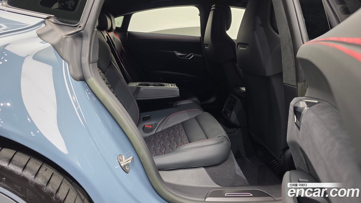 Audi RS e-tron GT 2023