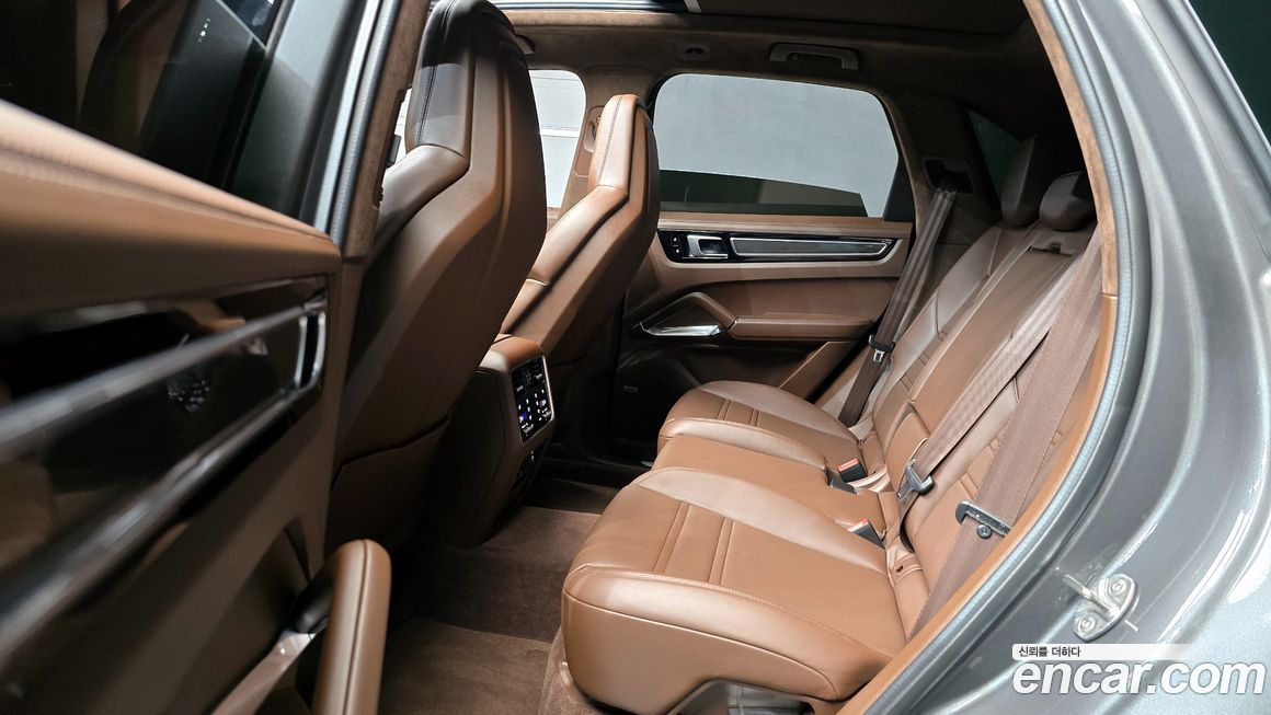 Porsche Cayenne 2021