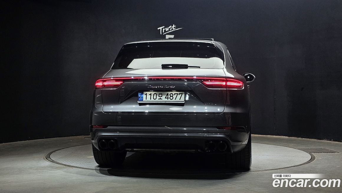 Porsche Cayenne 2021