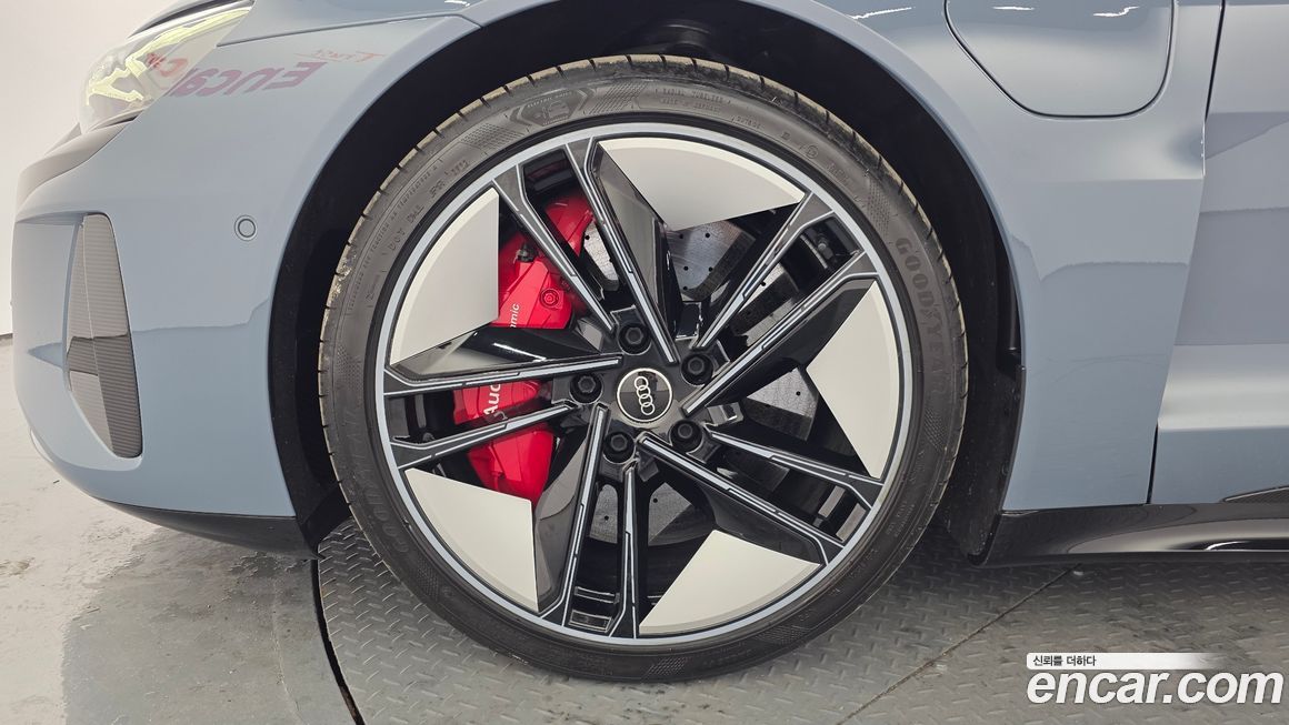 Audi RS e-tron GT 2023