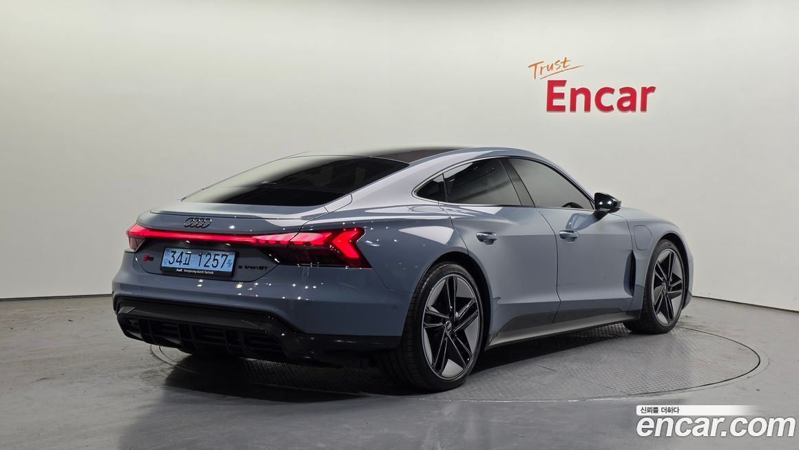 Audi RS e-tron GT 2023