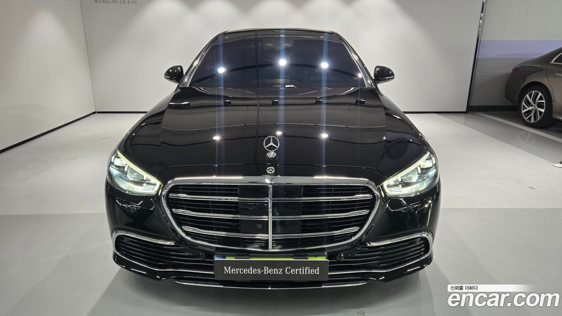 Mercedes-Benz S-Class 2025