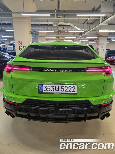 Lamborghini Urus 2024