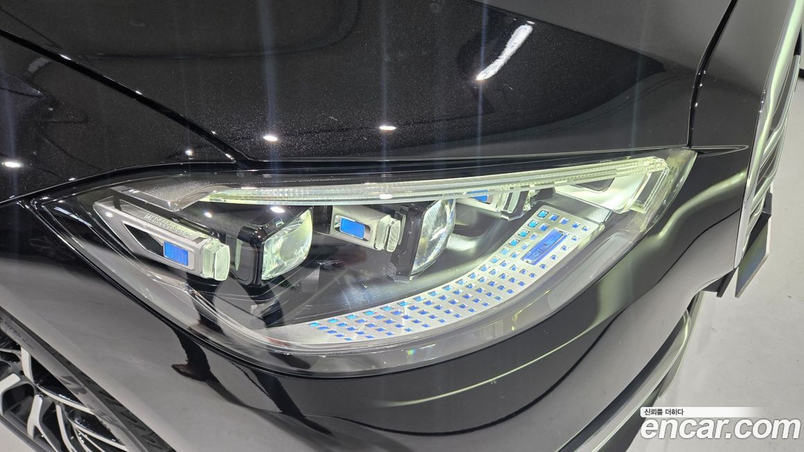 Mercedes-Benz S-Class 2025